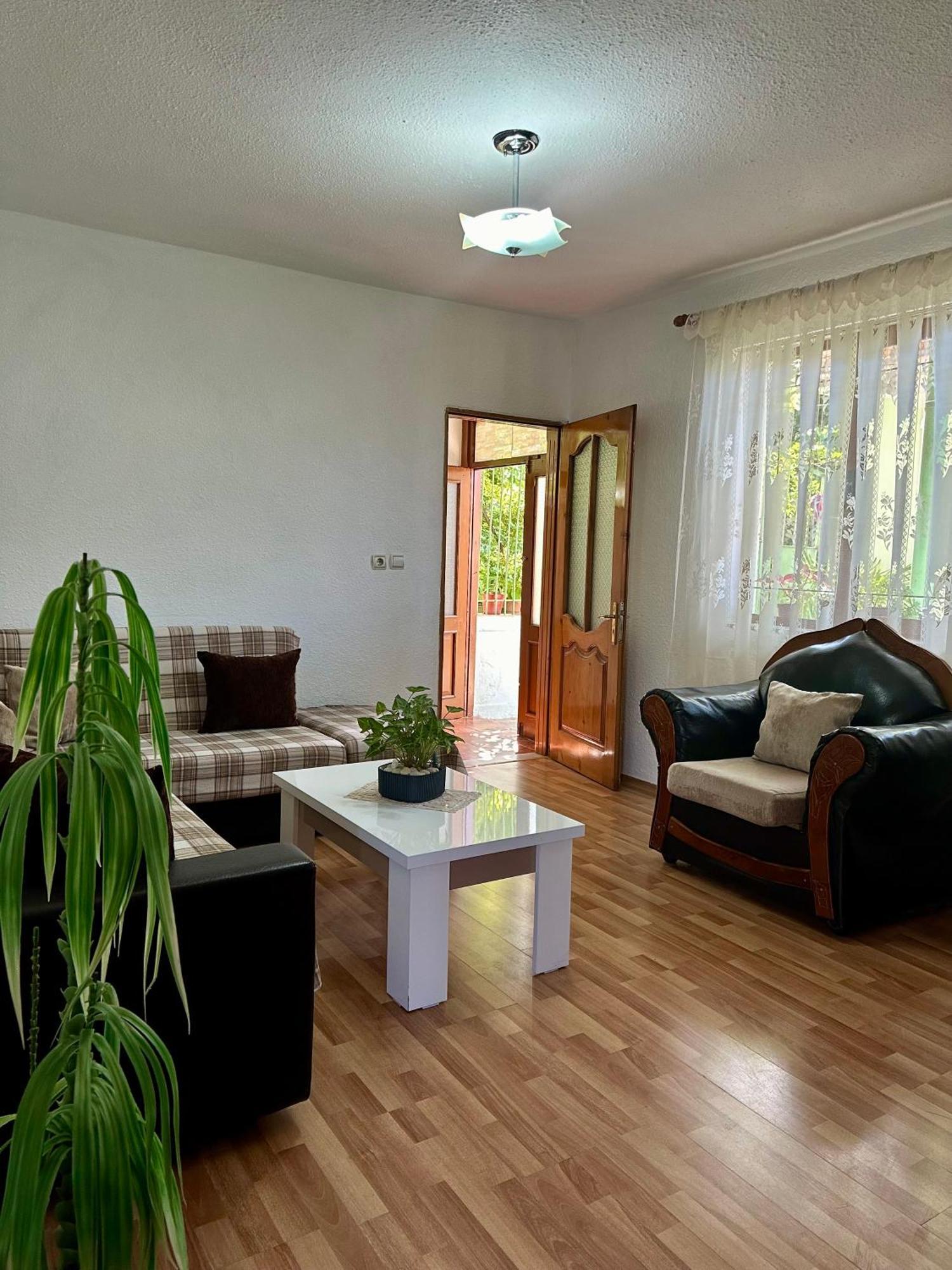 Apartmán Jea House Pogradec Exteriér fotografie